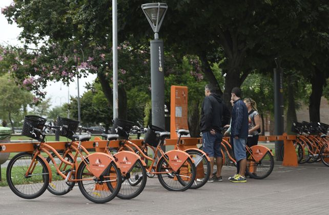 Para todos. Las bicicletas públicas buscan llegar a toda la ciudad.