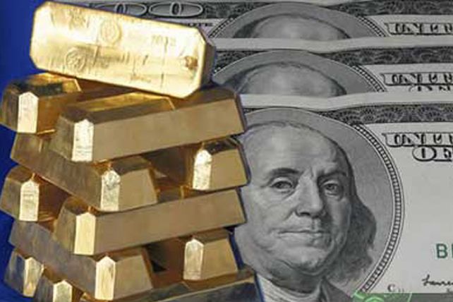 Por no poder comprar dólares, van por el oro
