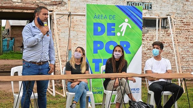 La directora del Instituto Nacional de Juventud y el director nacional interministerial de juventudes