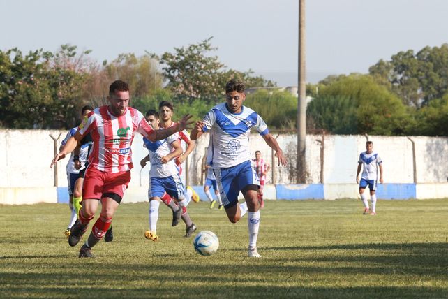 La V Azulada y el Decano&nbsp;brindaron un partido entretenido en La Floresta.