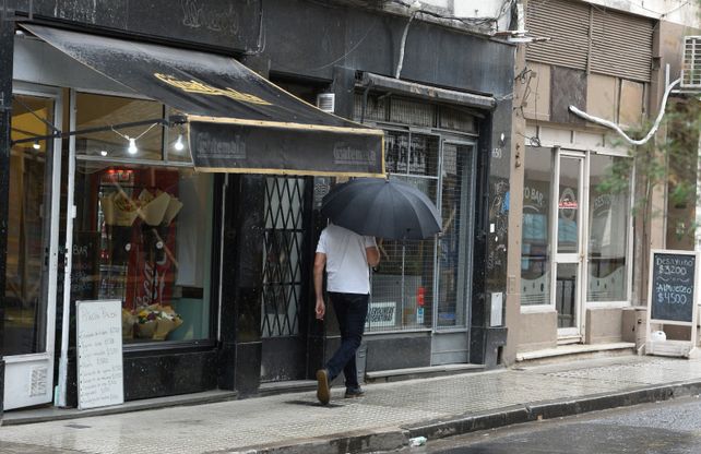 Las cafeterías y los bares diurnos que sirven café se multiplican en el centro de Rosario