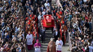 El féretro del Papa Francisco ya se encuentra en la Basílica vaticana