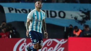 Emiliano Vecchio no seguirá en la Academia y podría continuar su carrera en el fútbol chileno.
