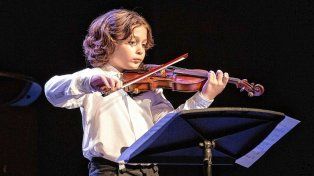 Marcos Carreras, violinista prodigio que debutó en el Colón a los 11, tocará en Paraná.
