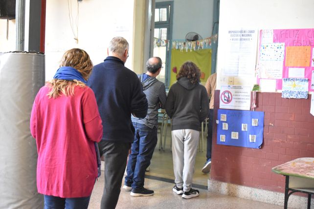 Santa Fe elige concejales: el desafío de superar el bajo nivel de participación electoral de las Primarias que apenas llegó al 50% Santa Fe elige concejales: el desafío de superar el bajo nivel de participación electoral de las Primarias que apenas llegó al 50%