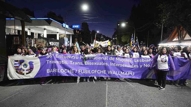 Miles de mujeres y diversidades marcharon por sus derechos en el 36° Encuentro Plurinacional de Mujeres y Diversidades en Bariloche