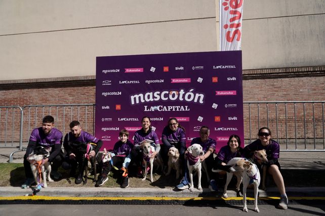 El punto de encuentro y largada fue en el Alto Rosario Shopping, desde donde se inició el recorrido hacia el Parque Scalabrini Ortiz.