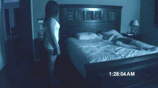 Quería filmar un fantasma y terminó descubriendo a su novia y a su hijo teniendo sexo