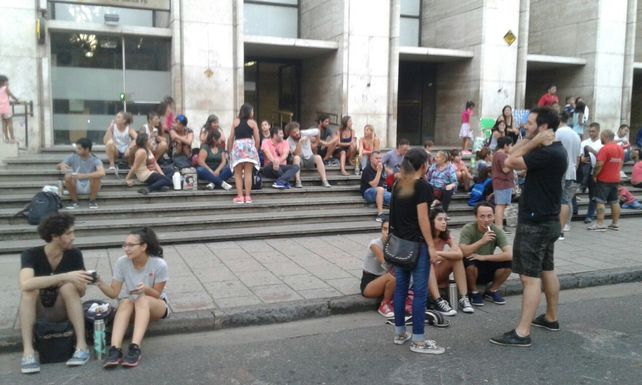 Festival y vigilia a la espera de los alegatos por el asesinato de Jonatan Herrera
