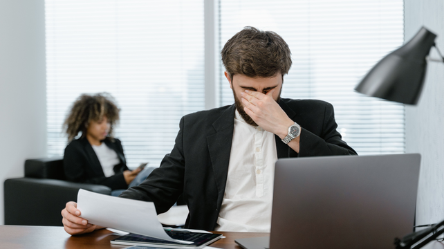 Inteligencia artificial: por qué cada vez más trabajadores temen quedar obsoletos