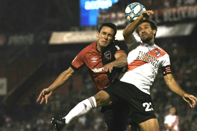Newells no pudo sostener la ventaja y perdió por la jerarquía de River