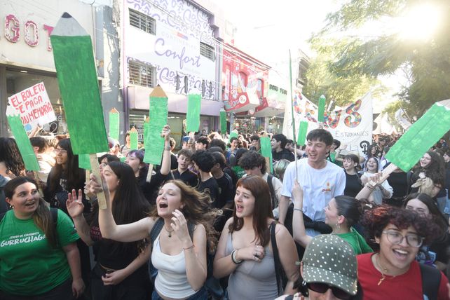 Rosario se movilizó para conmemorar el 50º aniversario de la Noche de los Lápices