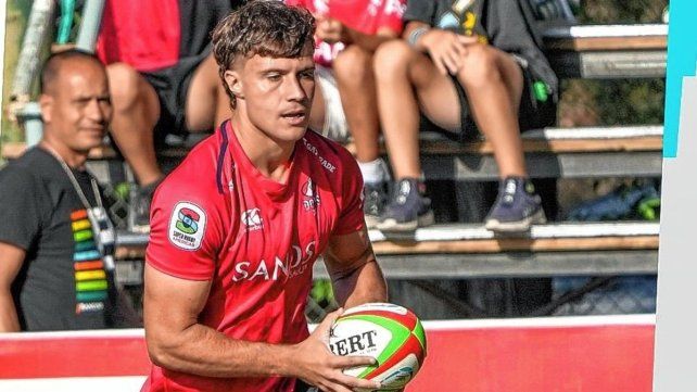 Franco Rossetto apoyó dos tries para Dogos XV.