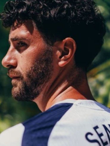 Tottenham presentó al entrerriano Marcos Senesi