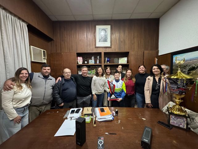 Entregaron becas y reconocimientos a deportistas del departamento General López