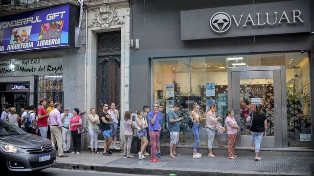 Último día del dólar sin impuesto