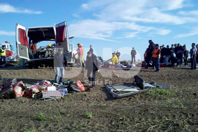 Son diez los muertos en un violento choque frontal en Tostado