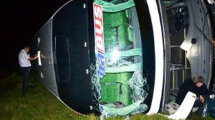 Más de 40 heridos por un accidente en el que un micro chocó con un auto y volcó en Zárate