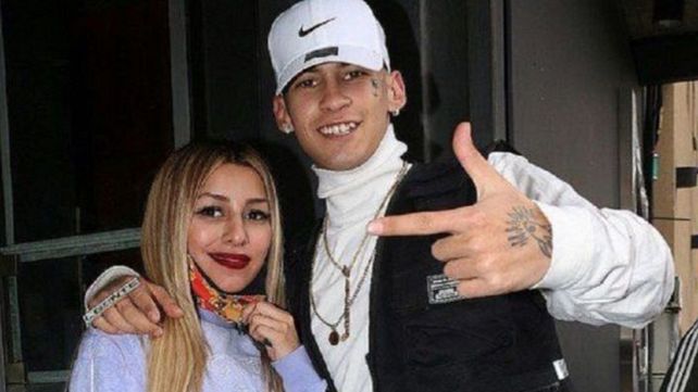 Tamara Báez mostró en redes que fue a visitar a L-Gante y le llevó fotos de Jamaica