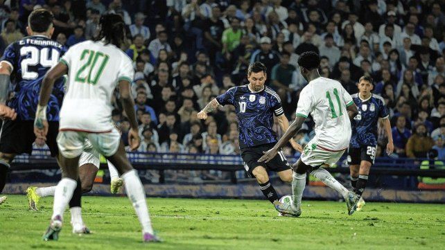 Messi entró en el segundo tiempo