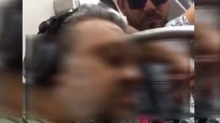 Escracharon a un depravado que fotografiaba chicas en un subte