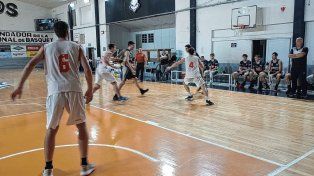 Unión A dejó sin invicto a Almagro en el Torneo Oficial