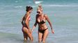yanina latorre y su hija lola se llevaron todas las miradas en miami por su belleza y parecido fisico