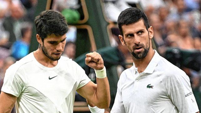 Carlos Alcaraz y Novak Djokovic alcanzaron las semifinales del Masters 1000 de Cincinnati.