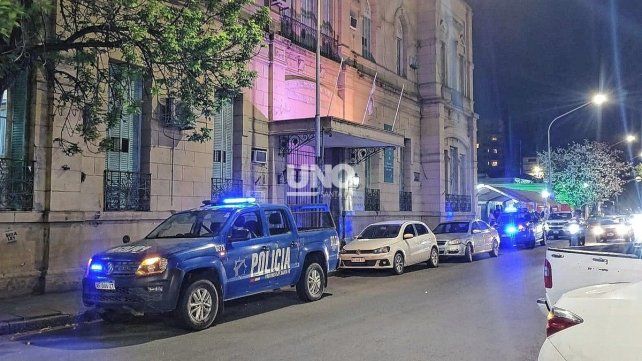 Balacera fatal en barrio Centenario. Un joven falleció y otro quedó internado en grave estado. 