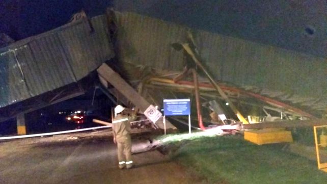 Un barco protagonizó anoche un espectacular accidente en Terminal 6