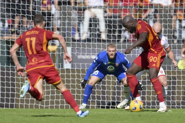 La Roma de Leandro Paredes le ganó a Monza sobre el final