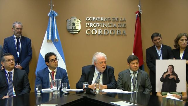 C&oacute;nclave. Gin&eacute;s Gonz&aacute;lez Garc&iacute;a se reuni&oacute; ayer con los ministros de Salud de las provincias para tratar el Covid-19.
