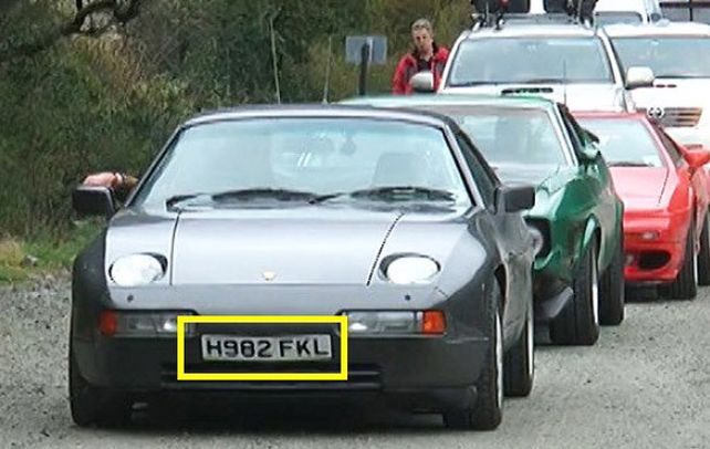 Provocadores. Los integrantes ingleses del programa Top Gear circularon con chapas que decían H982 FKL.