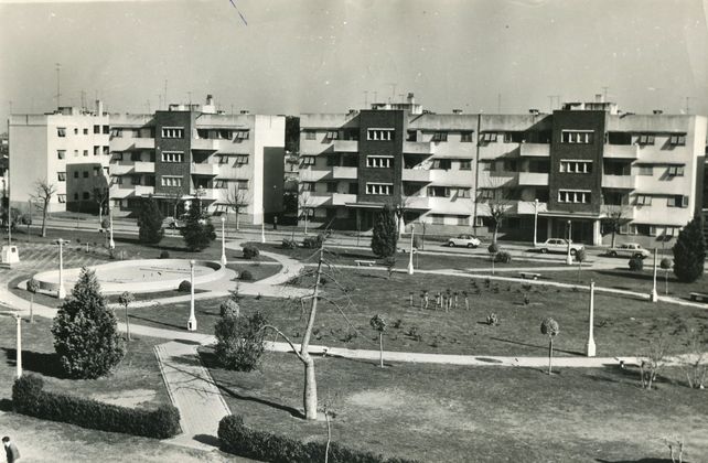 La Plaza José Hernández comunica con la Escuela Número 66 General Las Heras