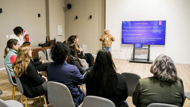 La Municipalidad de Paraná finalizó las actividades en el mes de la prevención del cáncer de mama. La Municipalidad de Paraná finalizó las actividades en el mes de la prevención del cáncer de mama.