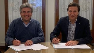 Autoridades de las dos entidades firmaron el covenio.