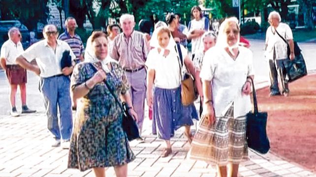 El documental de Eugenio Magliocca recorre la historia las Madres de la Plaza 25 de Mayo de Rosario.