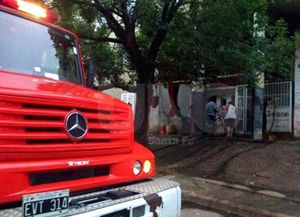 Se incendió un kiosco en barrio Centenario