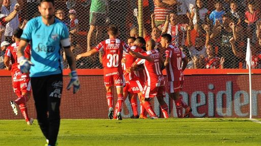 ¿Qué indica el historial de Unión en Primera recibiendo a Atlético Tucumán?