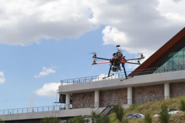 San Luis estrena dos nuevos robots voladores para brindar mayor seguridad