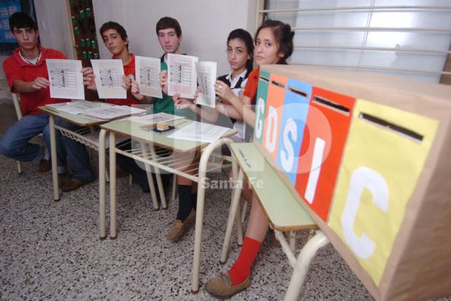 El 31 de julio, elecciones de prueba en escuelas medias