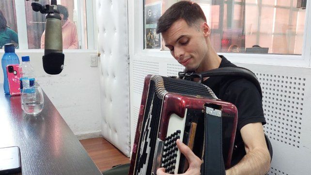 Enzo Demartini presentó su nuevo lanzamiento A Villa Fontana