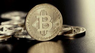 El bitcoin subió más del 3,5% y alcanzó su máxima al superar los 106.000 dólares.