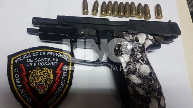 Cayeron presos dos hermanos y un menor con un arma de guerra cargada