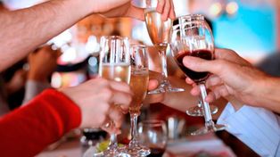 A mitad de mes, anunciarán cómo serán las reuniones sociales para las fiestas