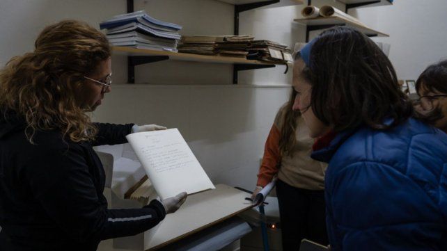 &nbsp;docentes e investigadores de la Carrera de Archivología de la Facultad de Ciencias de la Gestión de Uader