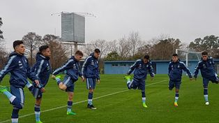 Con un jugador de Colón, los juveniles iniciaron sus entrenamientos en Ezeiza