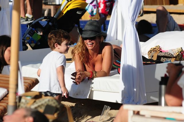 El lomazo de Claudia Fernández en Punta del Este: fotos