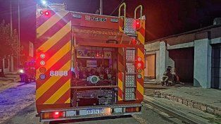 Un incendio preocupó a una familia de barrio Barranquitas durante la madrugada.