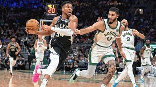 Milwaukee Bucks venció a Boston Celtics, en el duelo que encontró cara a cara a los mejores de la Conferencia Este.